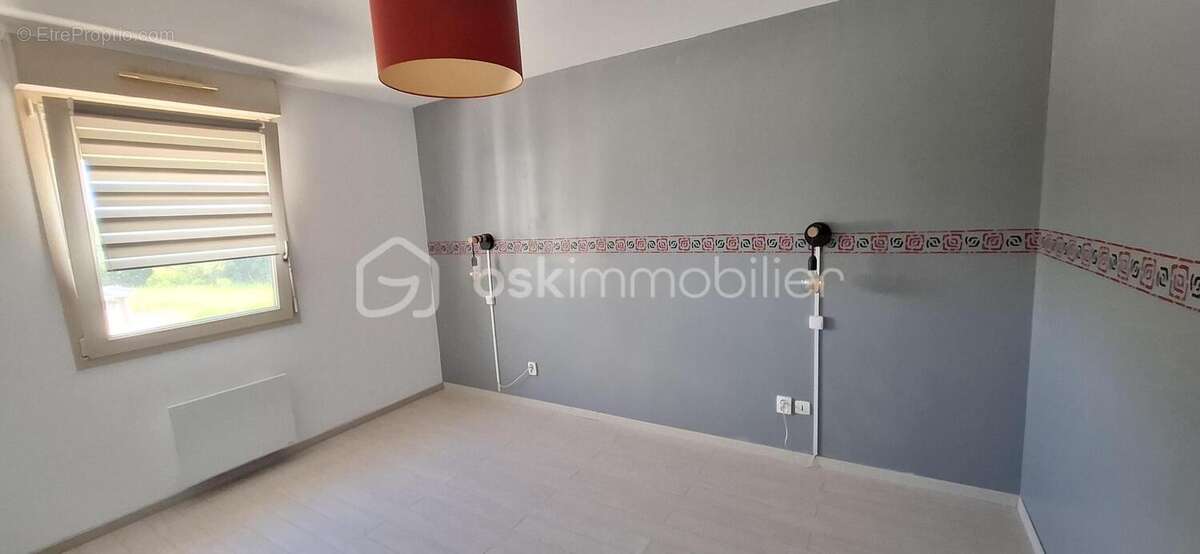 Maison moderne 5 chambres avec extension bois, piscine et grand terrain - photo 8