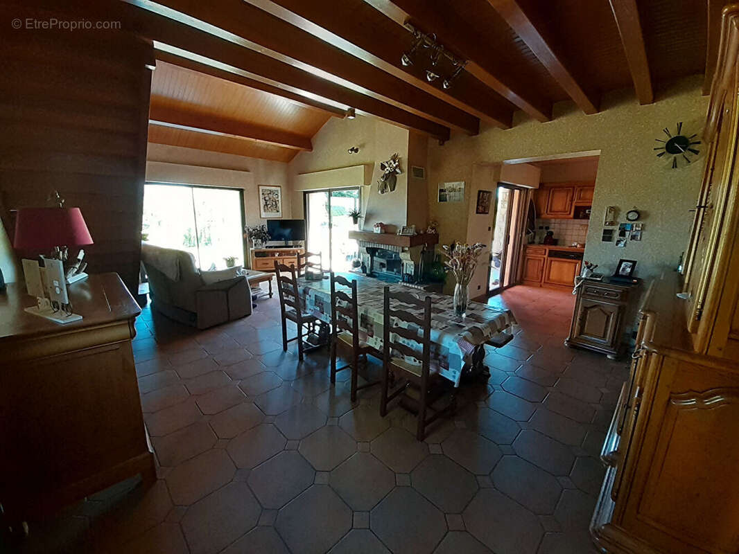 Maison à SAINT-PRIEST-SOUS-AIXE