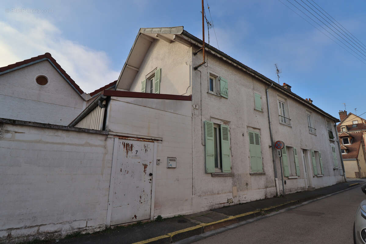Appartement à SAINTE-SAVINE