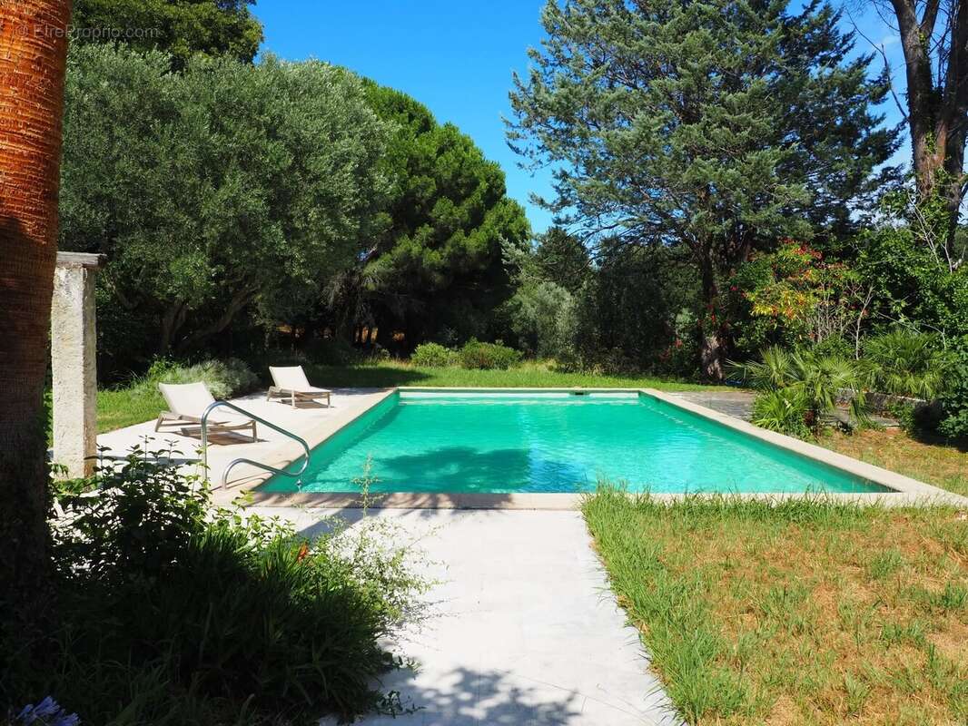 Maison à LA GARDE-FREINET