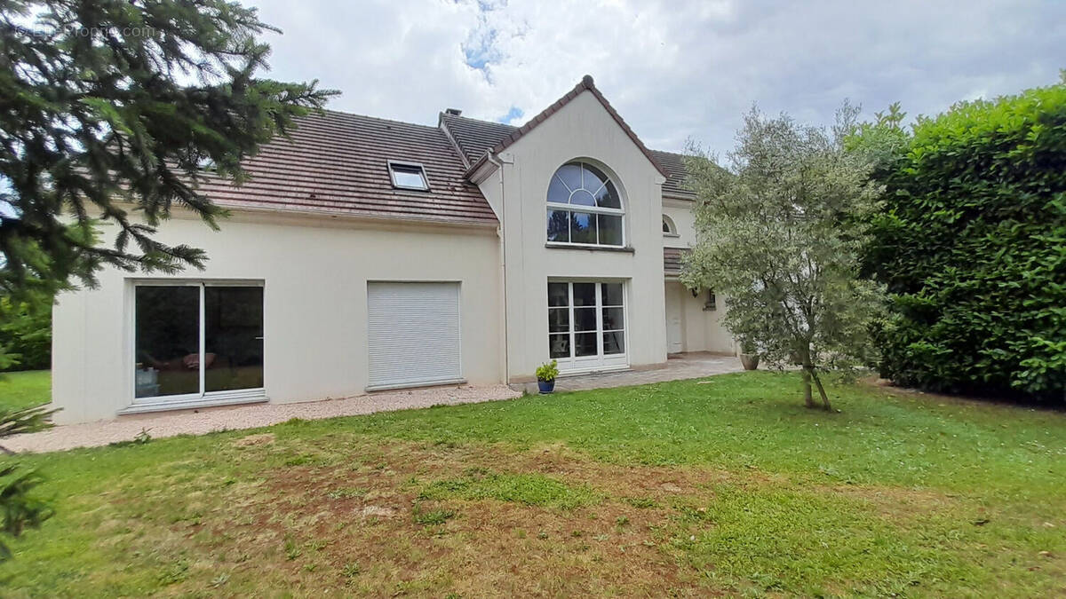 Maison à LIMOURS