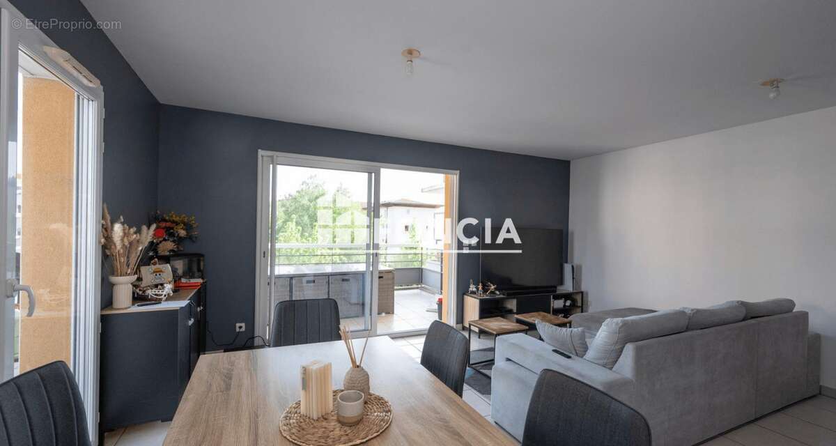 Appartement à GUILHERAND-GRANGES