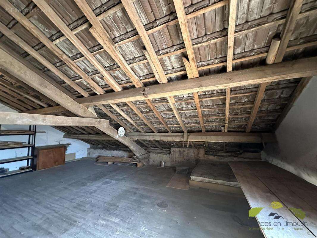 Maison à BUJALEUF