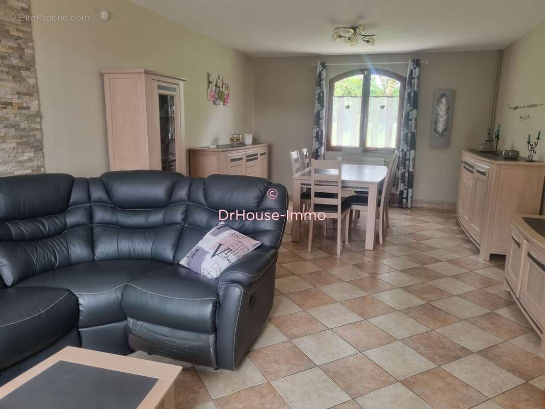 Maison à LA SELLE-EN-HERMOY