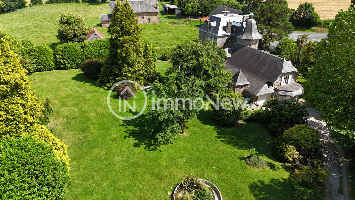 Un ancien manoir des années 1858 avec un terrain de plus de 6000m2 - photo 32