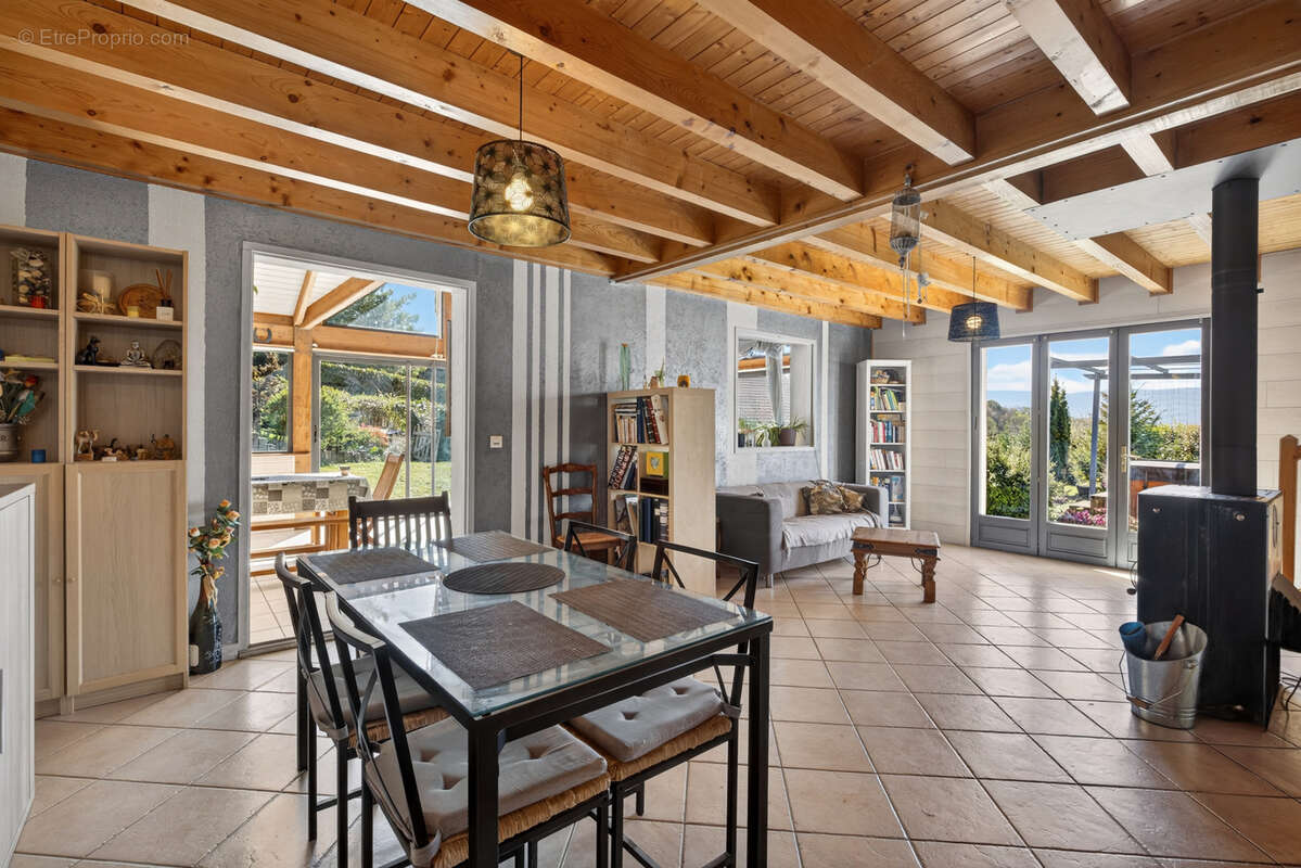 Maison à CLARAFOND-ARCINE