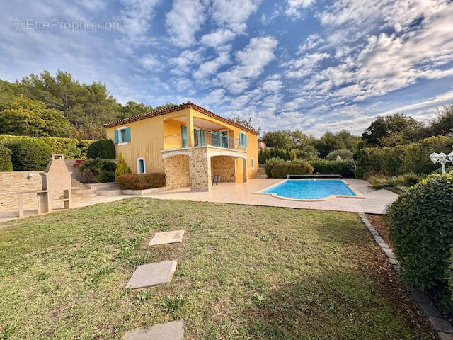 Maison à BESSE-SUR-ISSOLE