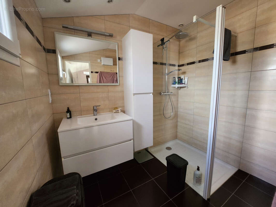Maison en pierre coup de cœur avec 6 chambres et double garage - photo 13
