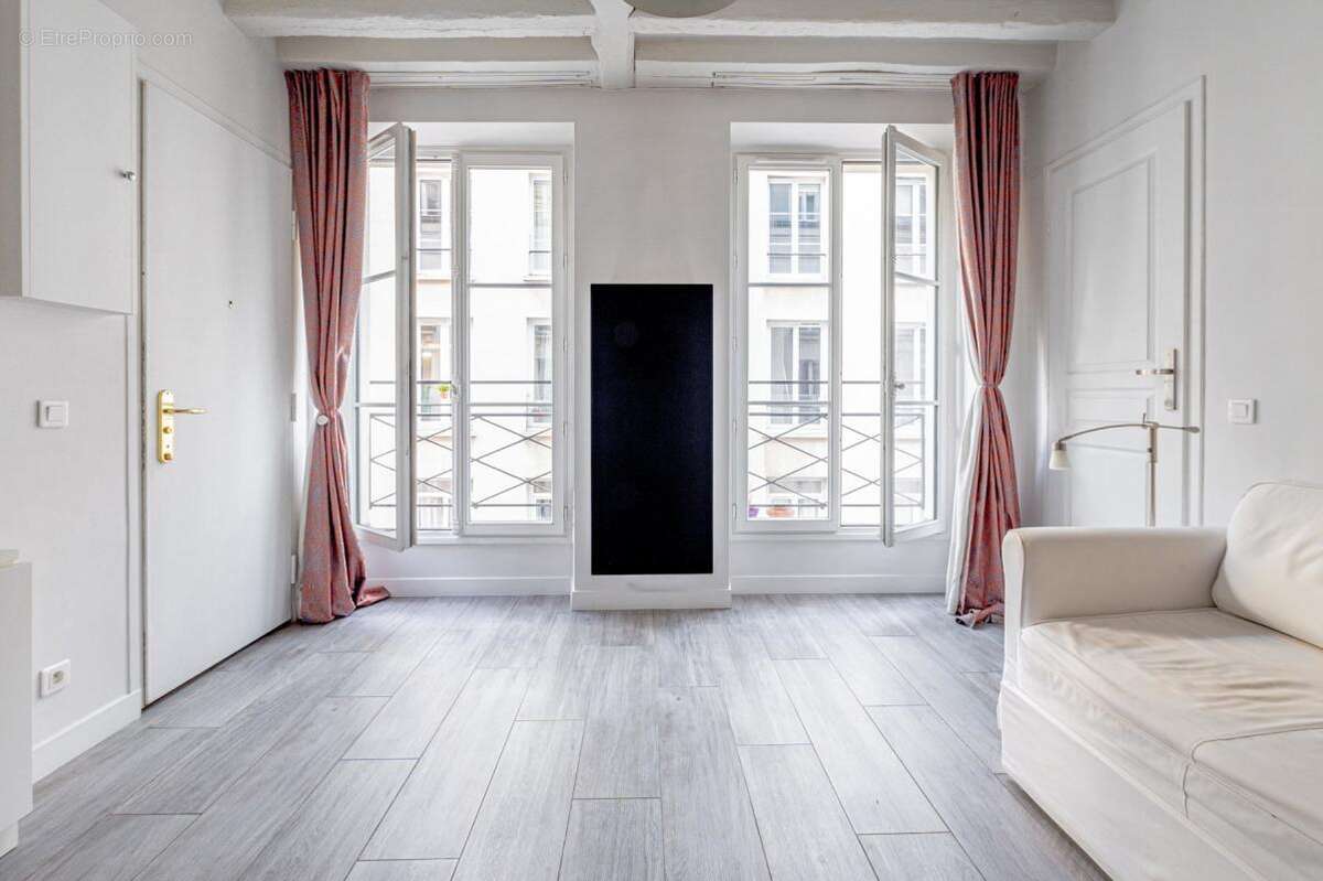 Appartement à PARIS-2E