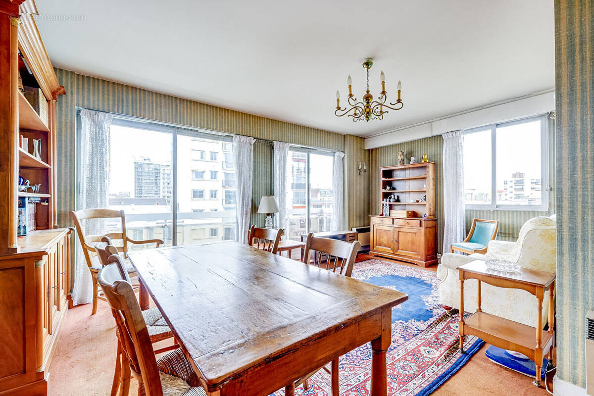 Appartement à PARIS-20E