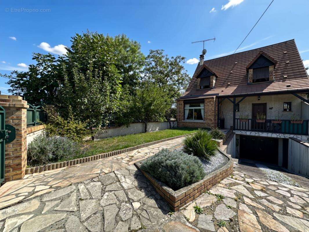 Maison à SAVIGNY-SUR-ORGE