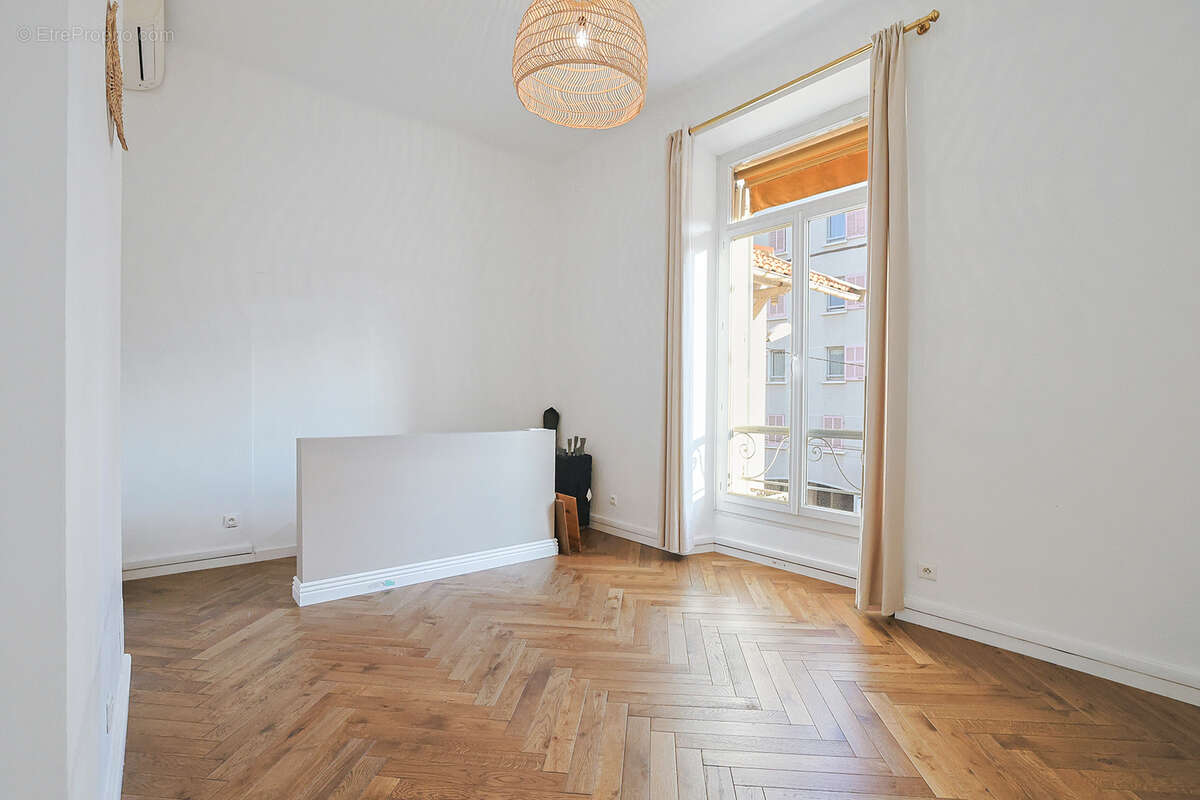 Appartement à HYERES