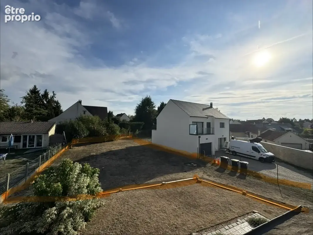 Photo Terrain à Tigery au prix de 230 000€