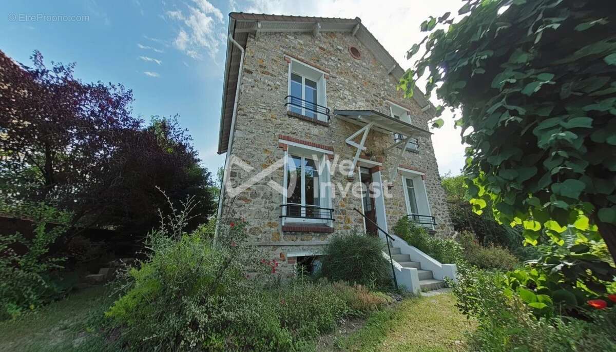 Maison à BEAUCHAMP