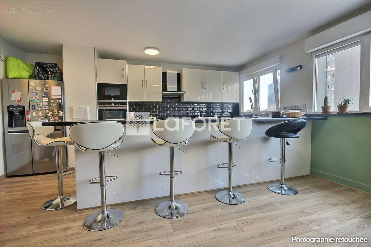 Appartement à COURBEVOIE