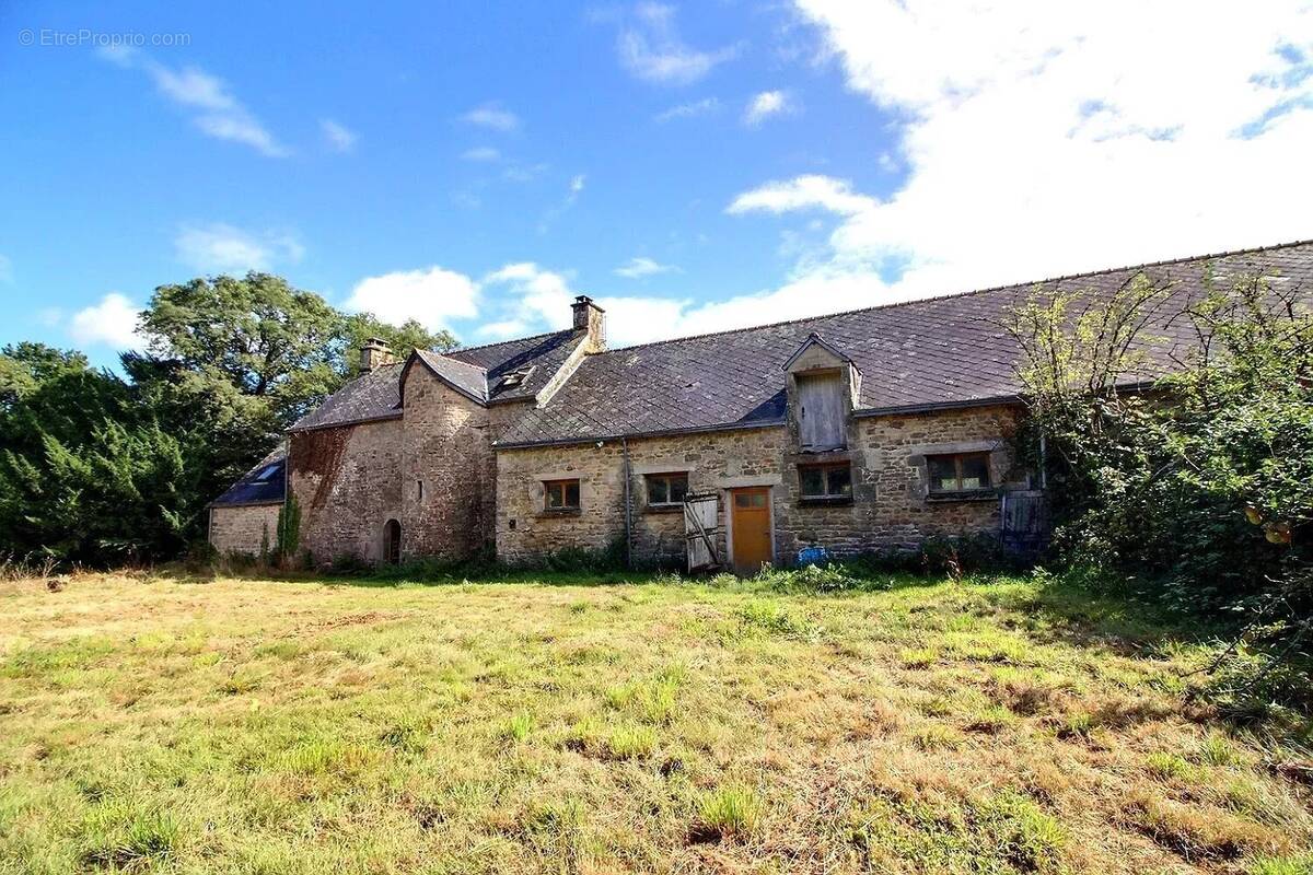 Maison à LOCMALO