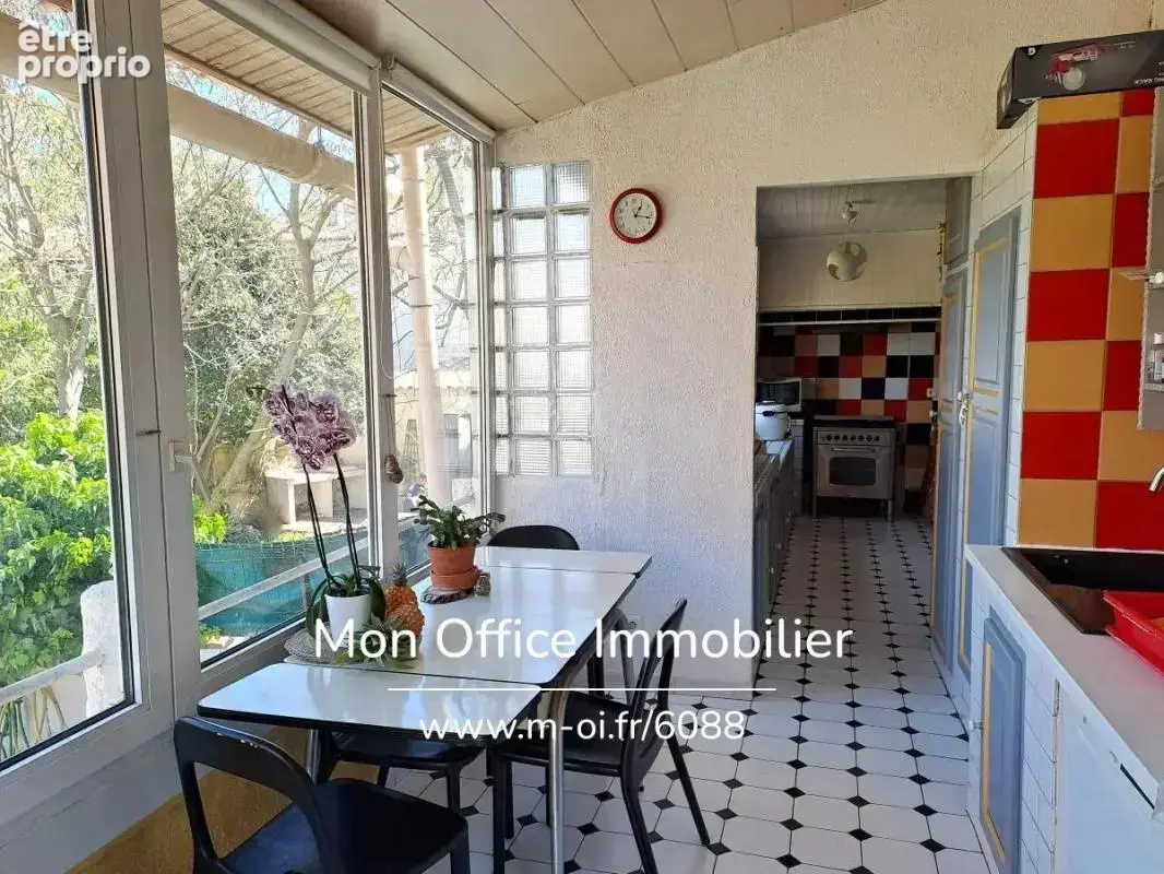 Référence : 6088-VCL - Maison centre ville - Au calme, jardin et garage - 13 330 PELISSANNE - photo 16