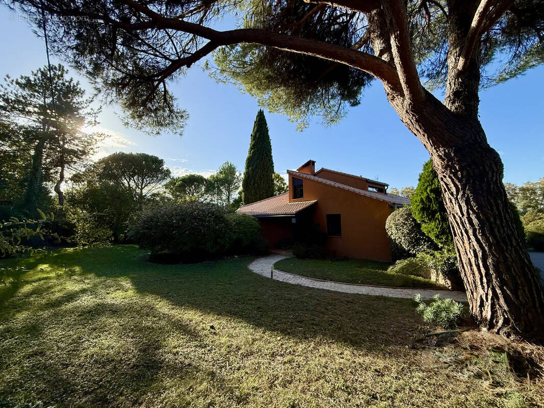 Maison à MONTAIGUT-SUR-SAVE