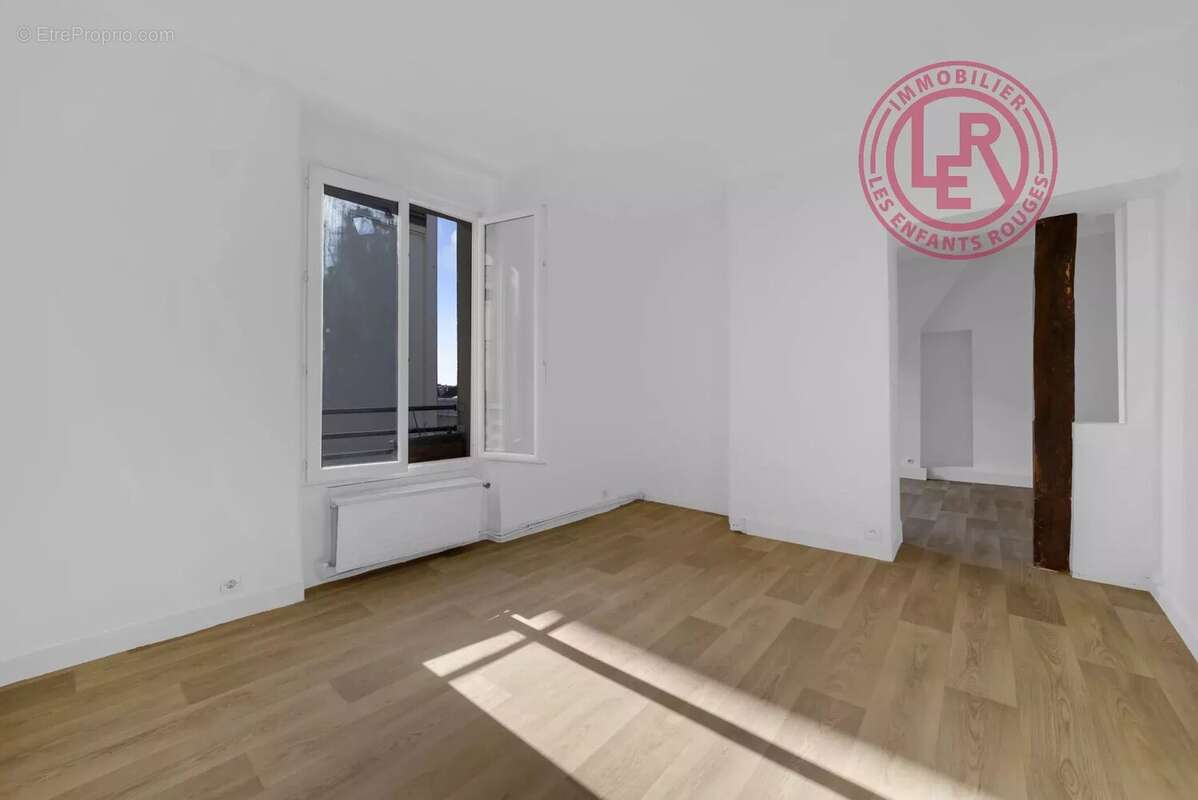 Appartement à PARIS-10E