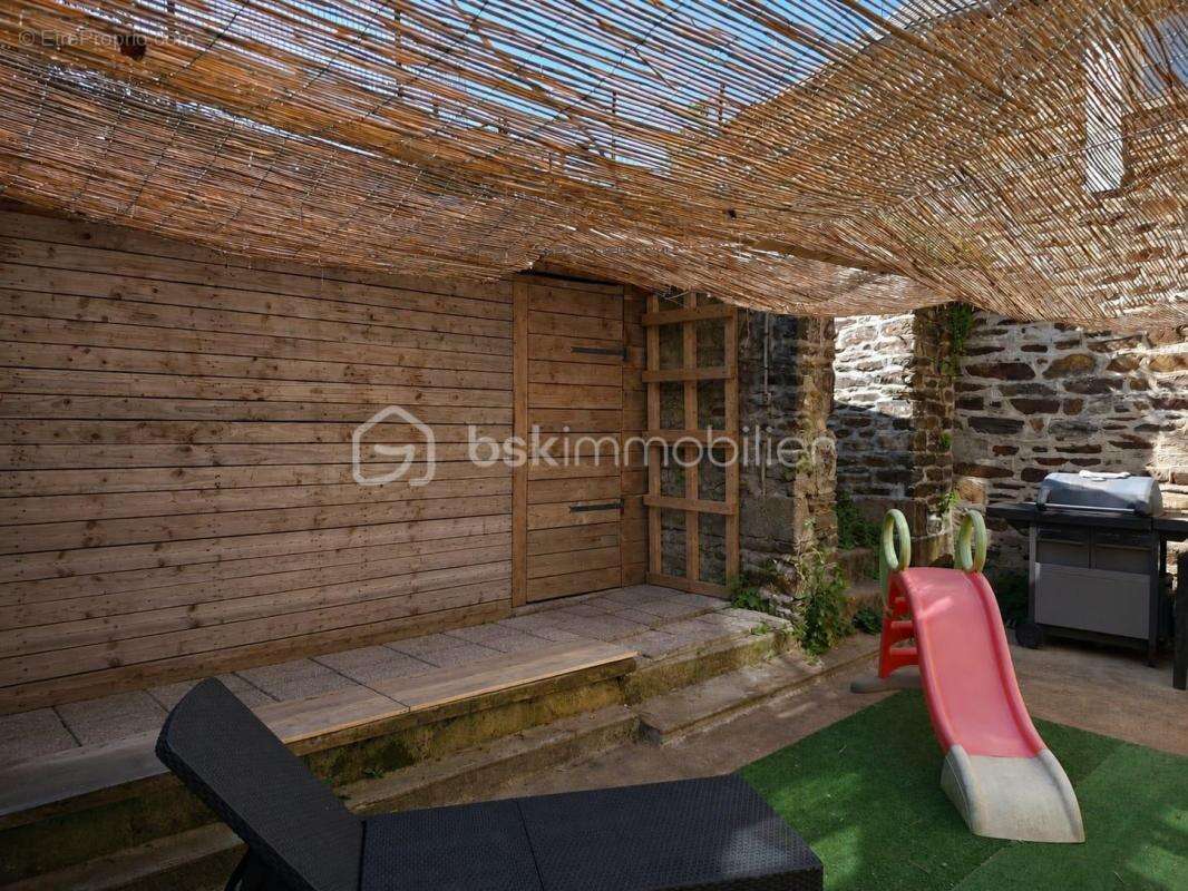 Maison de ville rénovée – 3 chambres – Terrasse et jardin – Saint-James - photo 12
