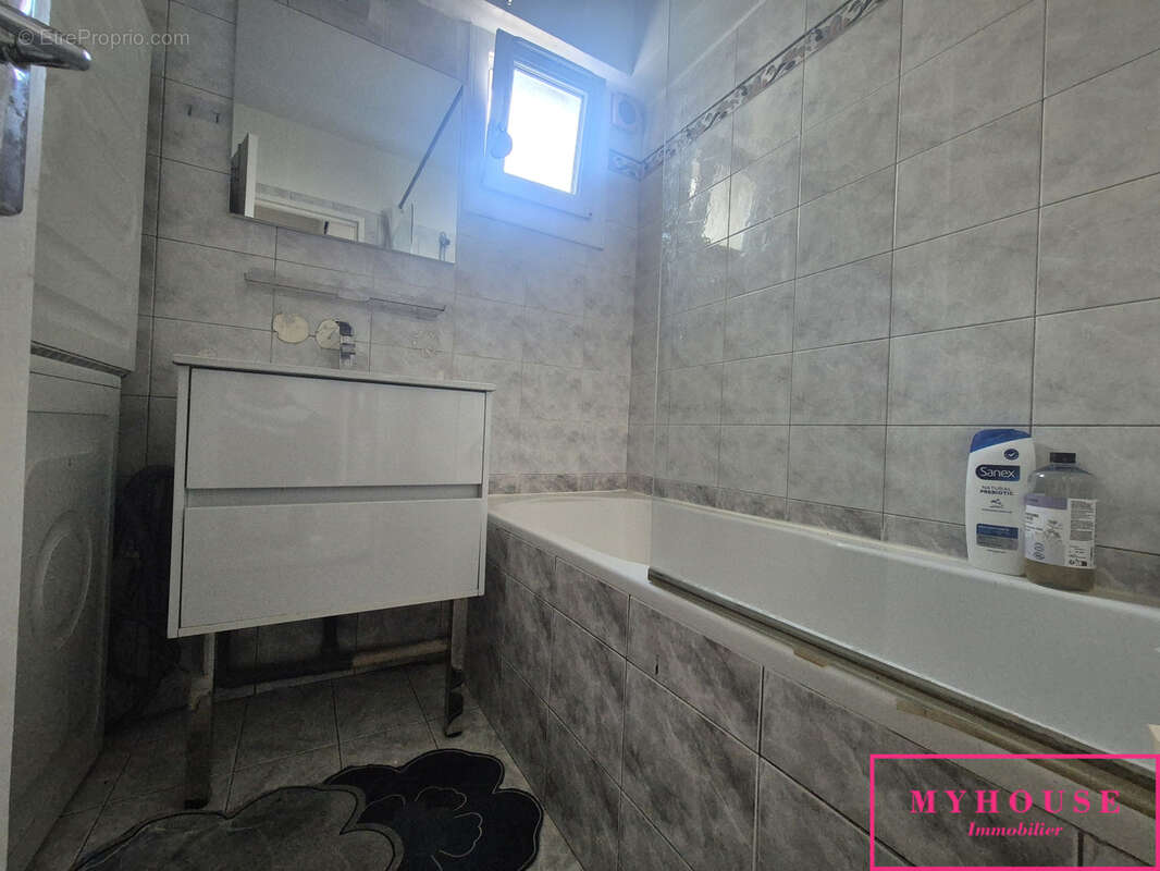 Quartier metro appartement 4 pieces 74m2 - photo 8