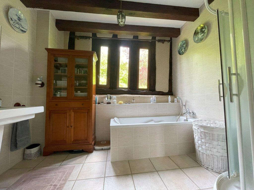 Maison à LA BAZOCHE-GOUET