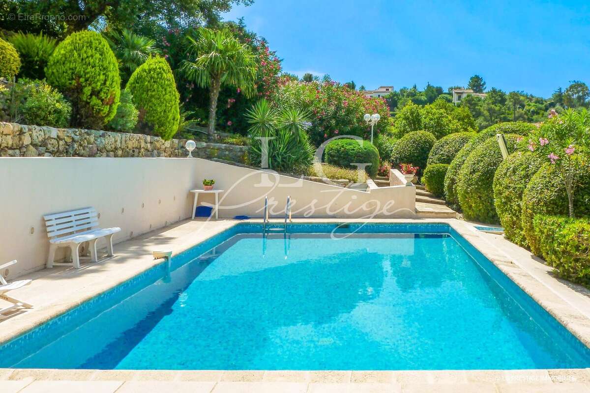 Maison à MANDELIEU-LA-NAPOULE