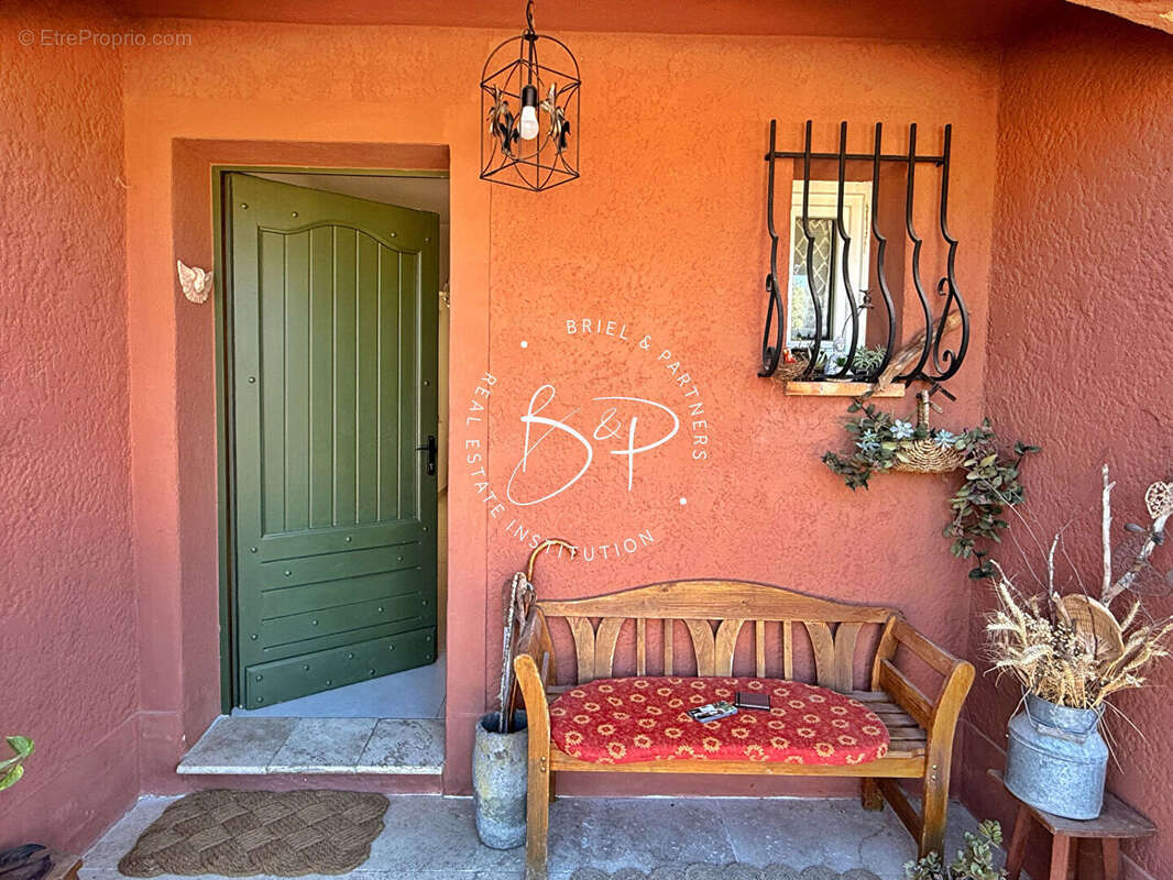 Maison à SAINT-ANTONIN-DU-VAR