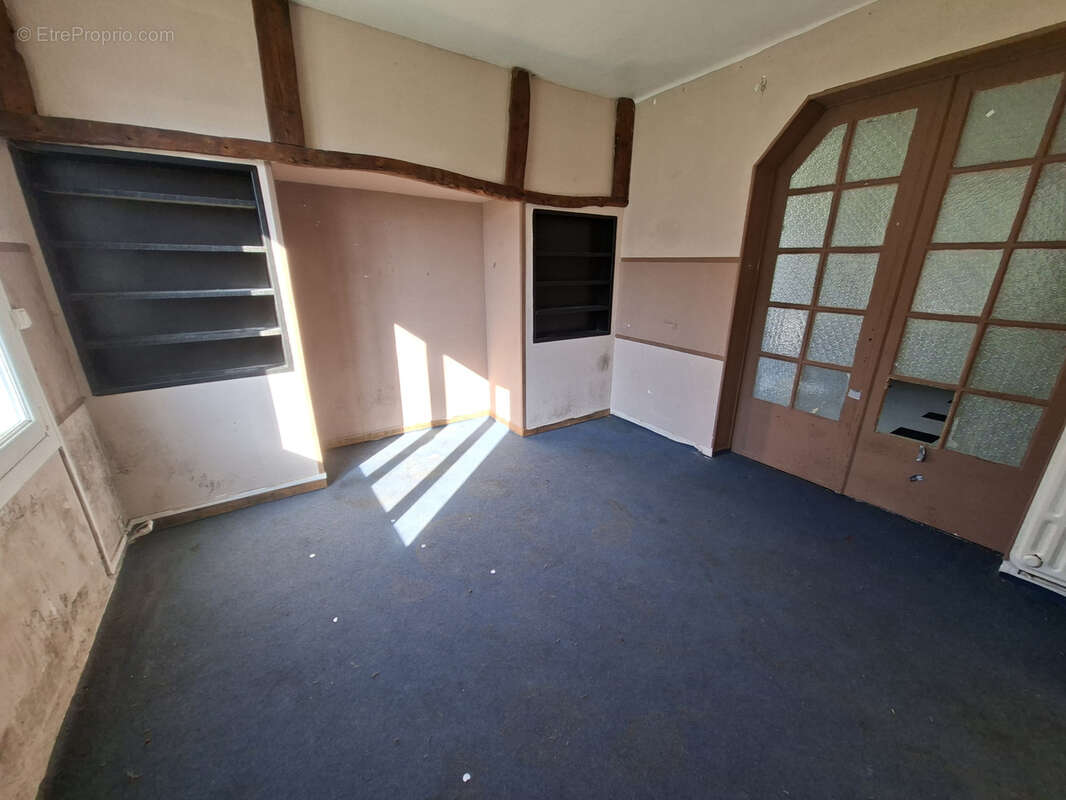 Maison à FEUQUIERES-EN-VIMEU