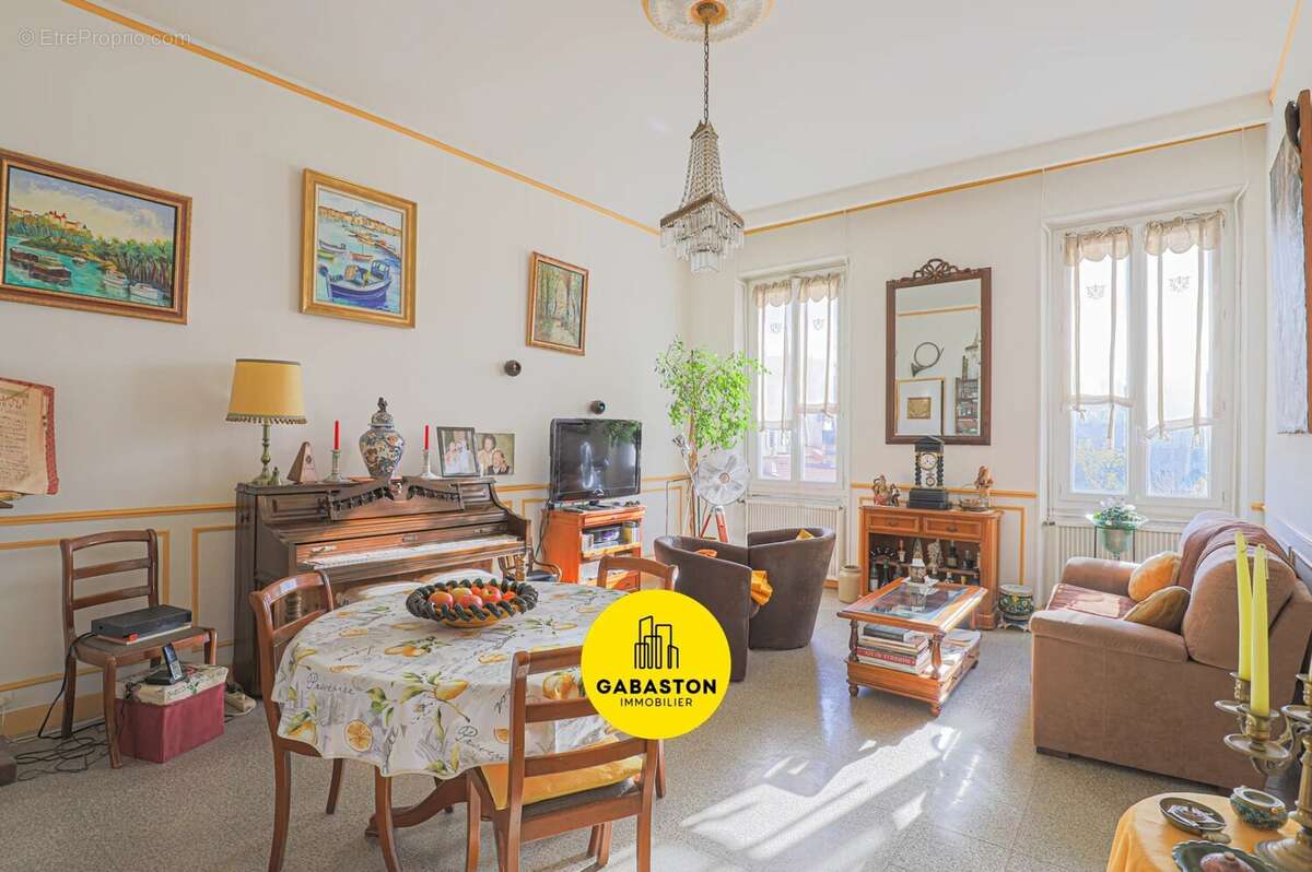 Appartement à MARSEILLE-6E