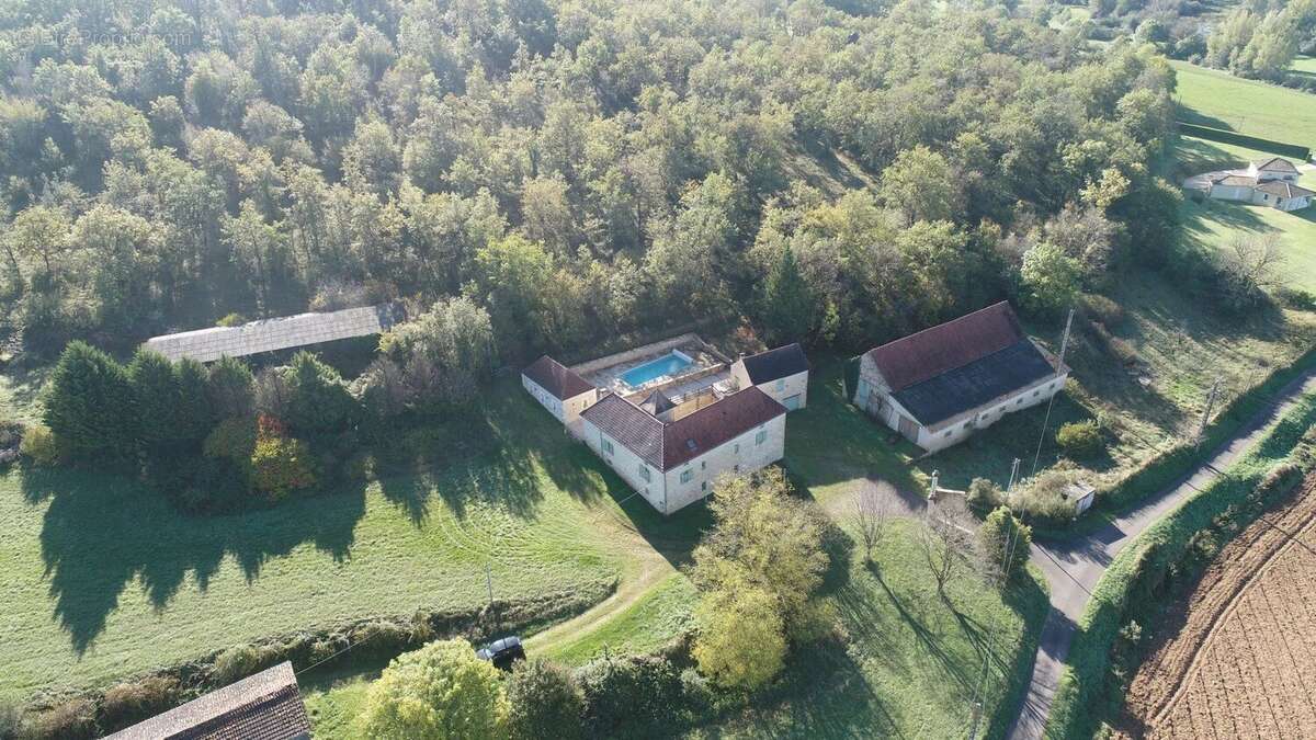 Maison à SALVIAC