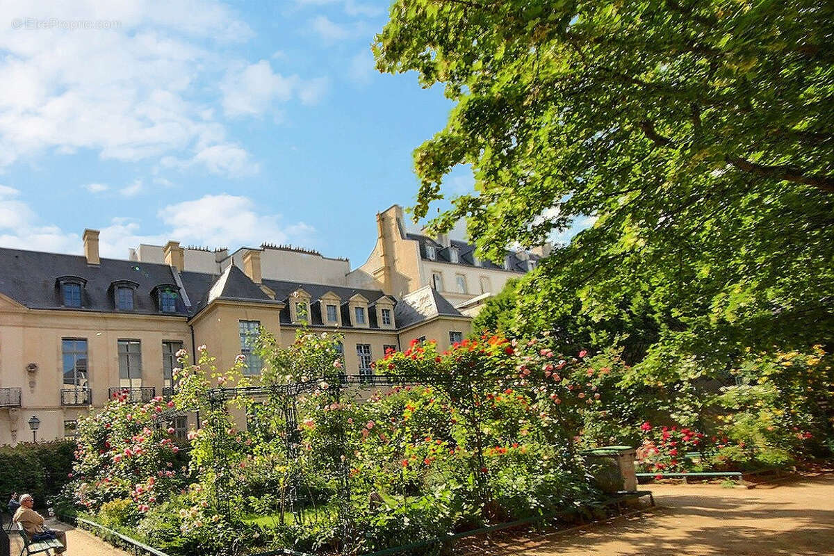 Appartement à PARIS-3E