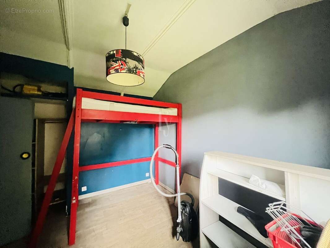 Maison à LA JONCHERE-SAINT-MAURICE