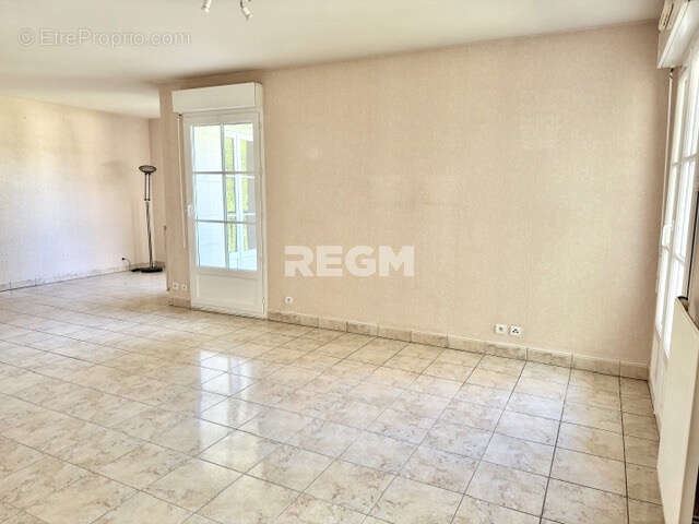 Appartement à SAINT-FARGEAU-PONTHIERRY