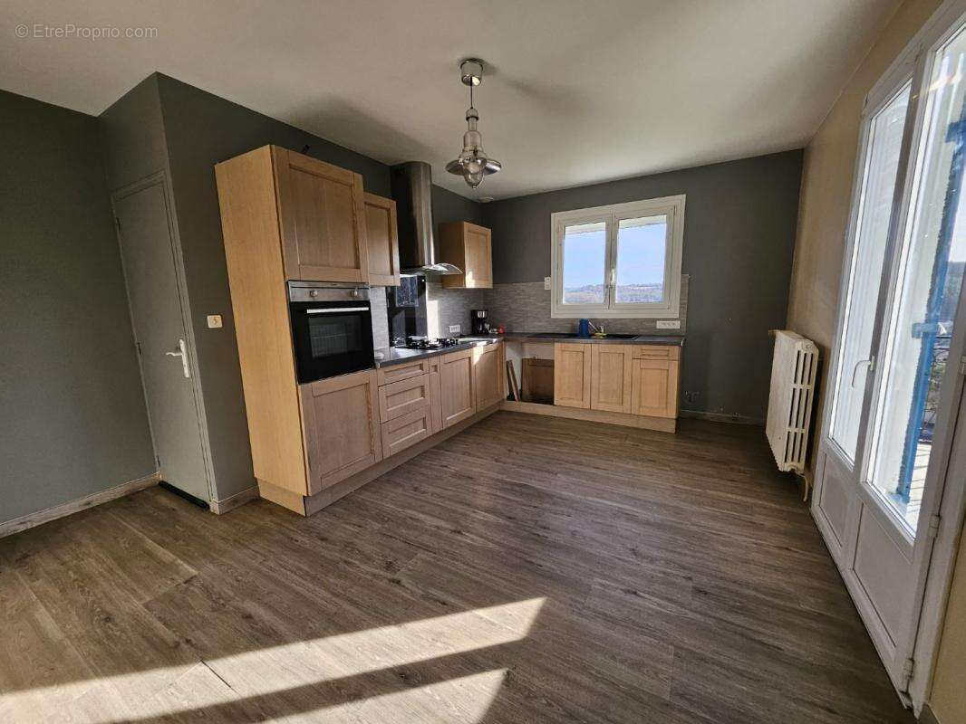 Maison à NOTRE-DAME-DE-SANILHAC