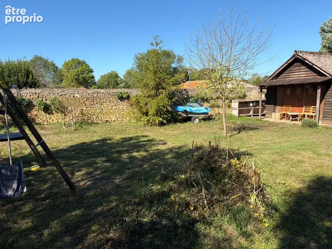 Saint-jean-d'hermine (85) - coeur de village au calme - adorable villa plain pied 4 chambres sur 1177m² - photo 2