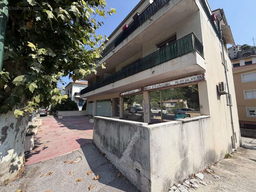 Contes - hyper centre - local commercial - photo 3