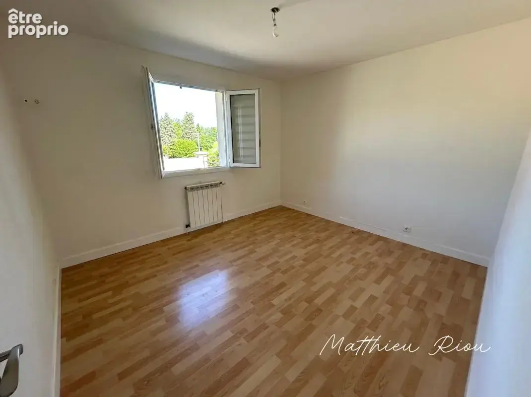 Maison 5 pièces 105 m² à vendre à Saint-Sulpice-Le-Gueretois (23000) - photo 6