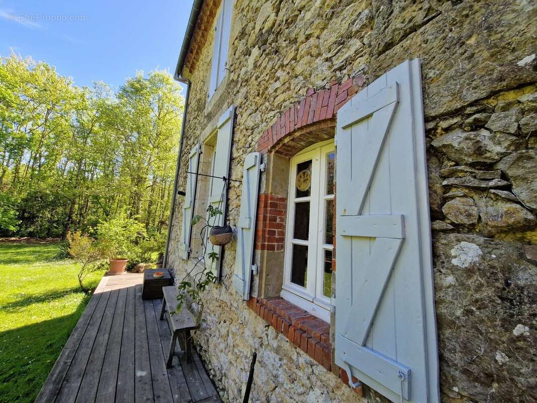 Maison à VIC-FEZENSAC