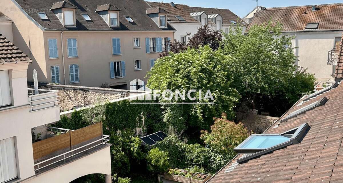 Appartement à SARTROUVILLE