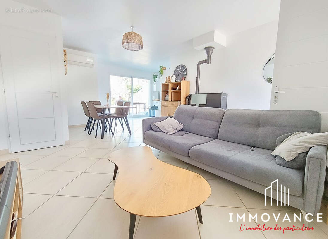 Maison à GALLARGUES-LE-MONTUEUX