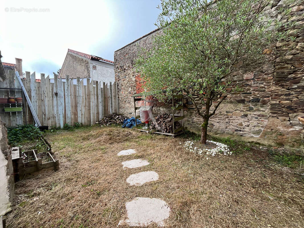 Maison à SAINTE-FLAIVE-DES-LOUPS