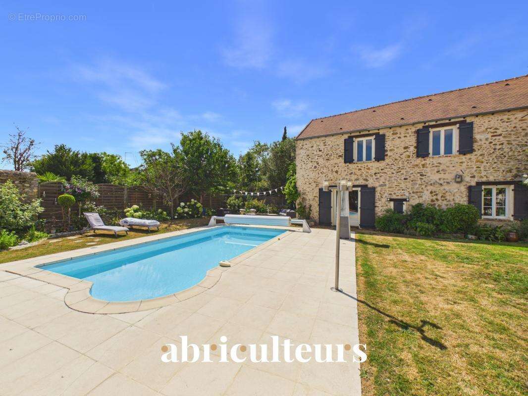 Maison de charme bucolique rénovée de 250m² à Vert le Grand (91810) - photo 18