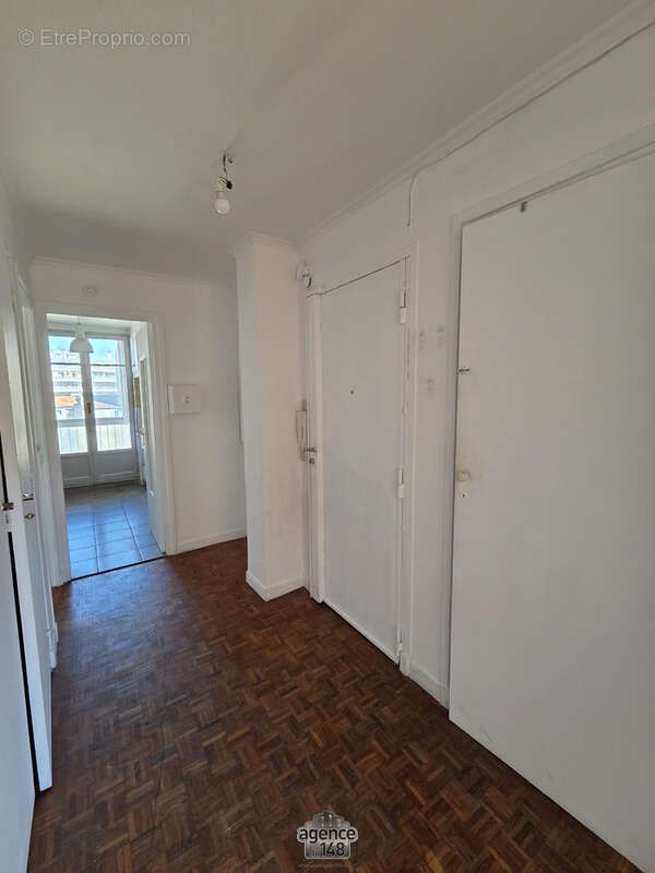 Appartement à MARSEILLE-3E