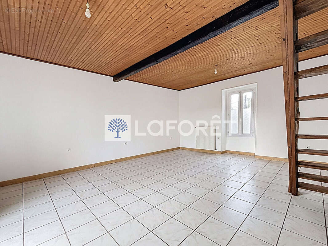 À Vendre - Maison idéale pour résidence principale ou investissement locatif - photo 7