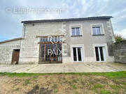 Maison à MONTS-SUR-GUESNES