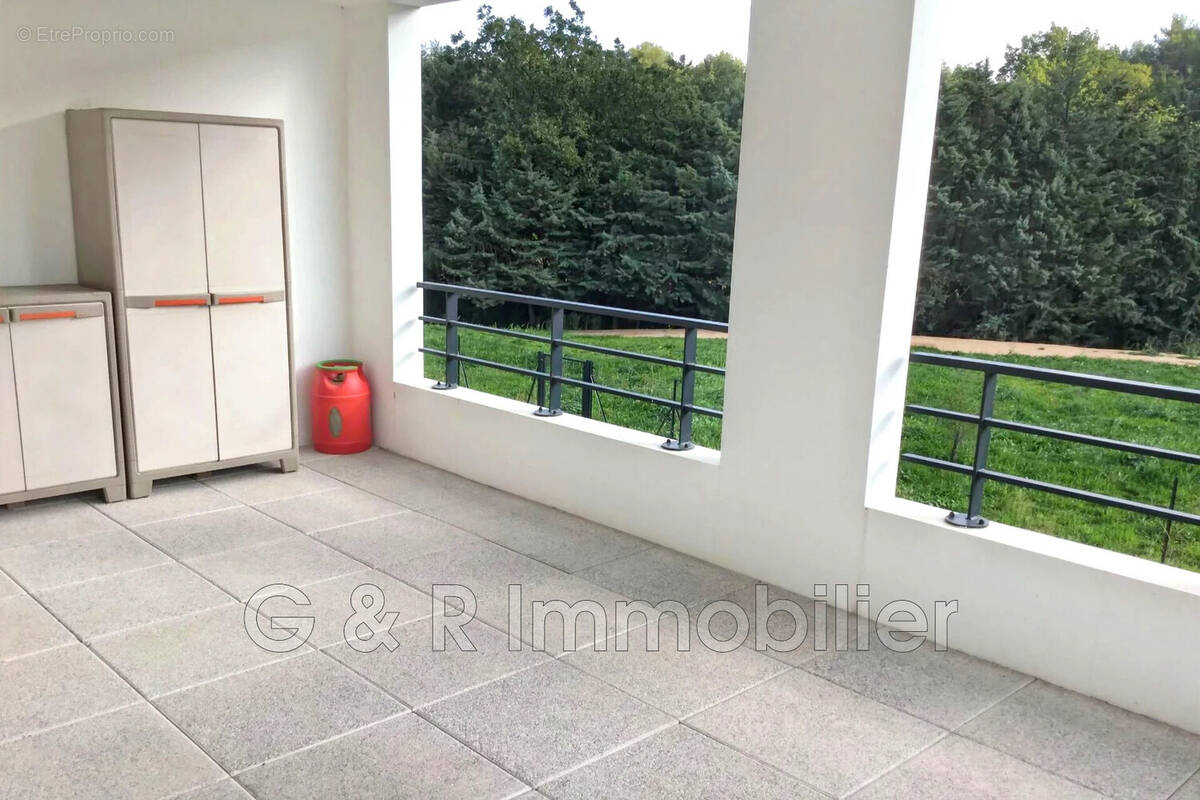 Appartement à LA DESTROUSSE