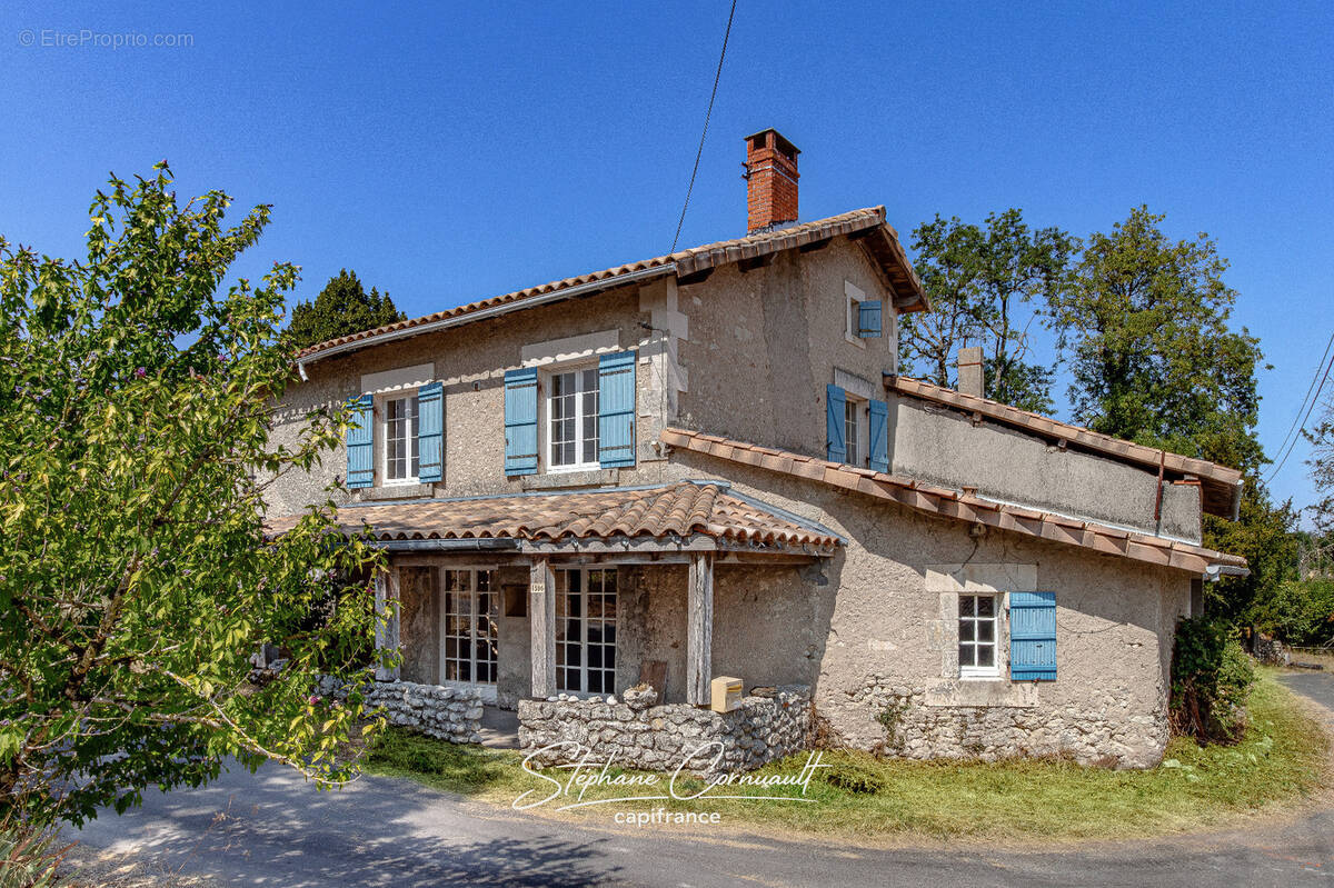 Maison à VILLETOUREIX