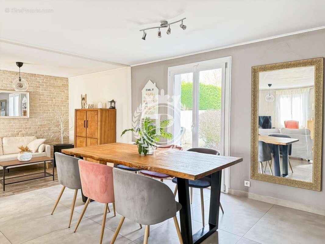 Maison à FONTENAY-TRESIGNY