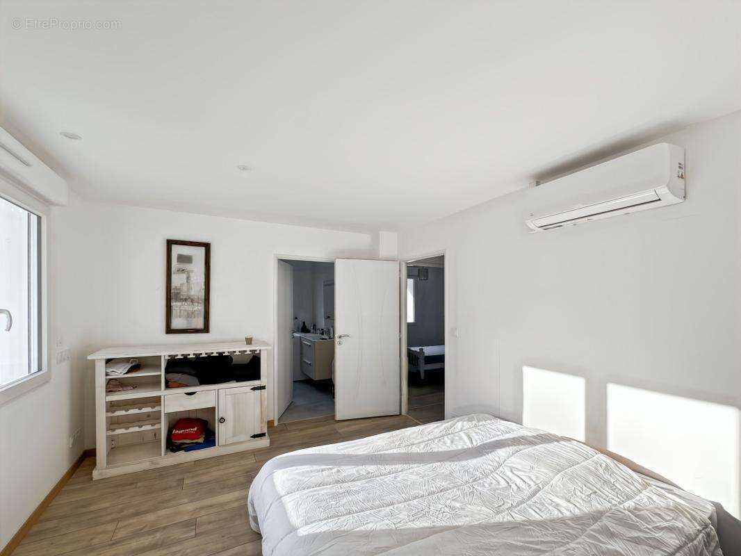 Maison à NOTRE-DAME-DE-SANILHAC